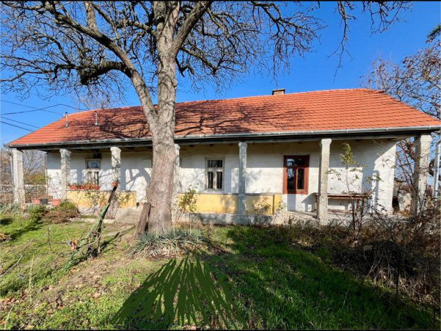 Eladó családi ház, Tápiószentmártonon 37.5 M Ft, 2 szobás