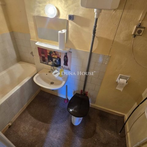 Eladó téglalakás, Kecskeméten 39.99 M Ft, 2 szobás