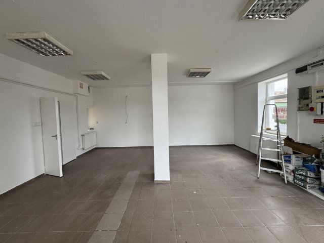 Kiadó üzlethelyiség, Győrött 180 E Ft / hó