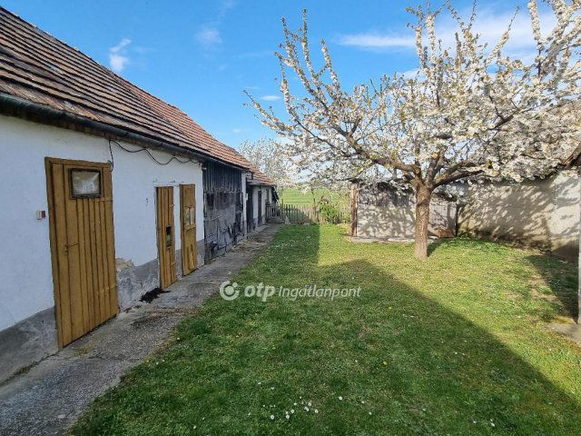 Eladó családi ház, Kenyerin 25.1 M Ft, 2+1 szobás