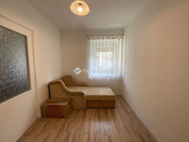 Eladó téglalakás, Sopronban 48.5 M Ft, 2 szobás