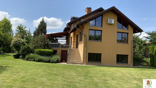 Eladó családi ház, Piliscsabán 194.8 M Ft, 5 szobás