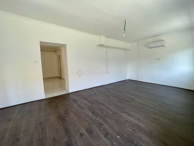 Eladó családi ház, Lőrinciben 54.9 M Ft, 3 szobás