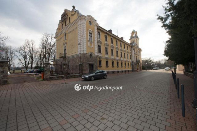 Eladó hotel, Szolnokon 995 M Ft / költözzbe.hu