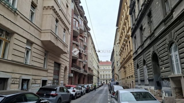 Eladó téglalakás, Budapesten, VI. kerületben 108 M Ft, 3 szobás