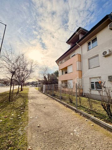 Eladó téglalakás, Győrött 62.5 M Ft, 2 szobás