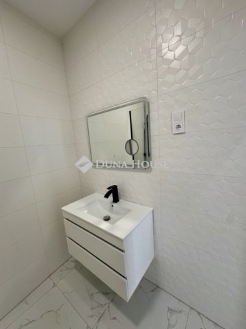 Eladó téglalakás, Budapesten, V. kerületben 181 M Ft, 4 szobás