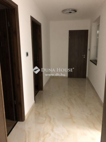 Eladó családi ház, Nemesvámoson 124.99 M Ft, 4+1 szobás