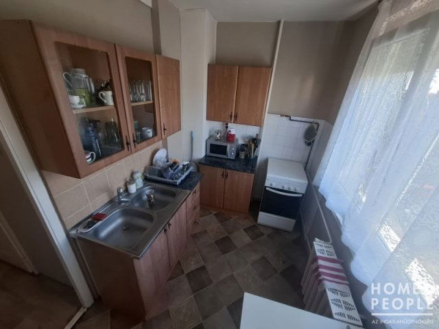 Eladó téglalakás, Szegeden 45.5 M Ft, 2 szobás