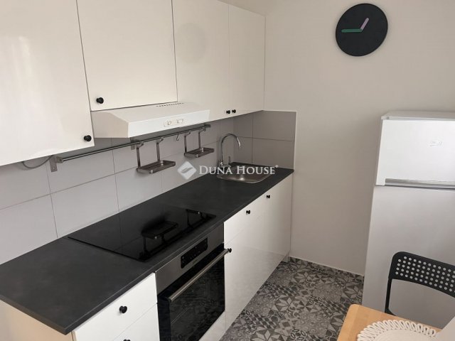 Eladó panellakás, Mosonmagyaróváron 54.9 M Ft, 2 szobás