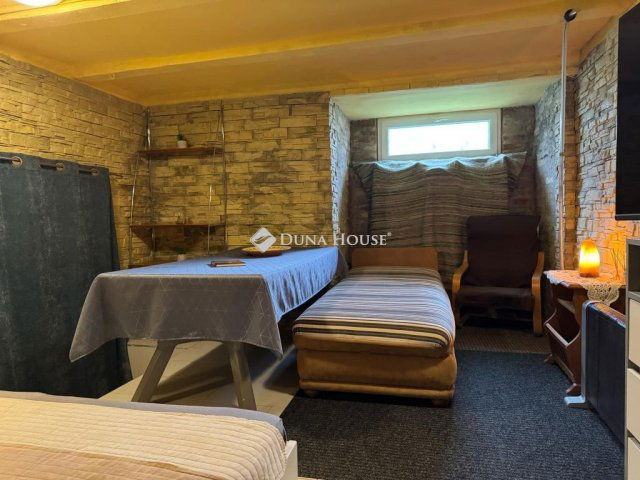 Eladó családi ház, Szekszárdon 25.9 M Ft, 3 szobás