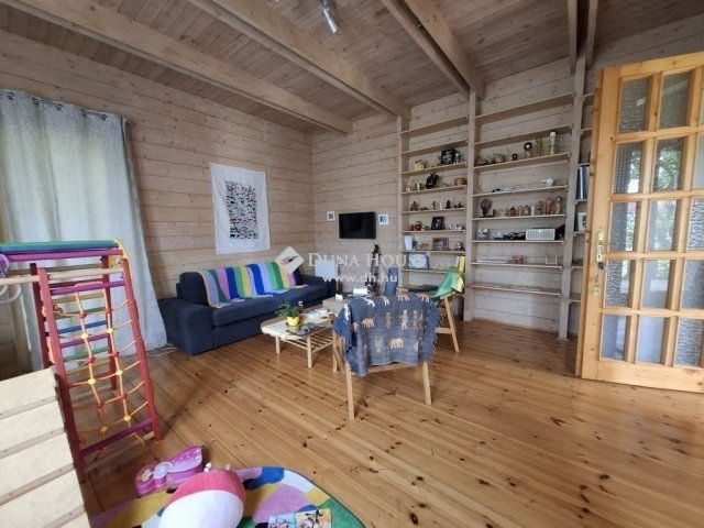 Eladó családi ház, Nagykovácsiban 189.9 M Ft, 8 szobás