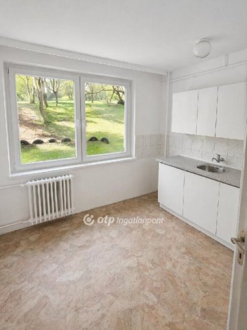 Eladó panellakás, Miskolcon 34.9 M Ft, 2+1 szobás