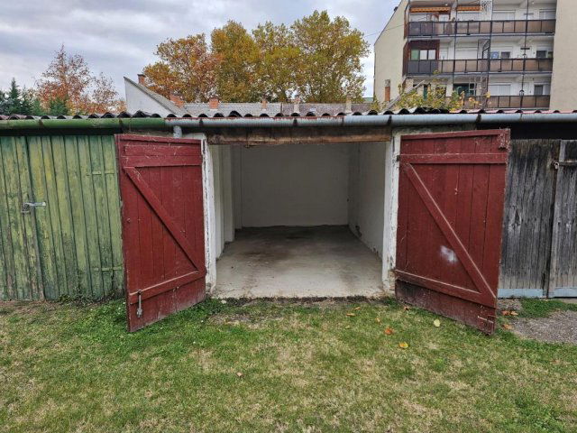 Kiadó garázs, Kaposváron, Gróf Apponyi Albert utcában, 1 szobás