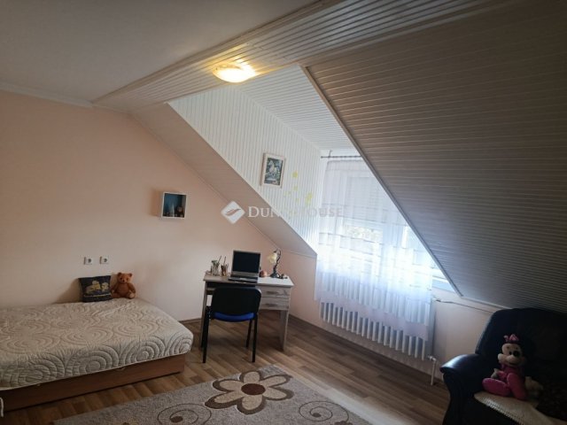Eladó sorház, Kiskunfélegyházán 85 M Ft, 6 szobás
