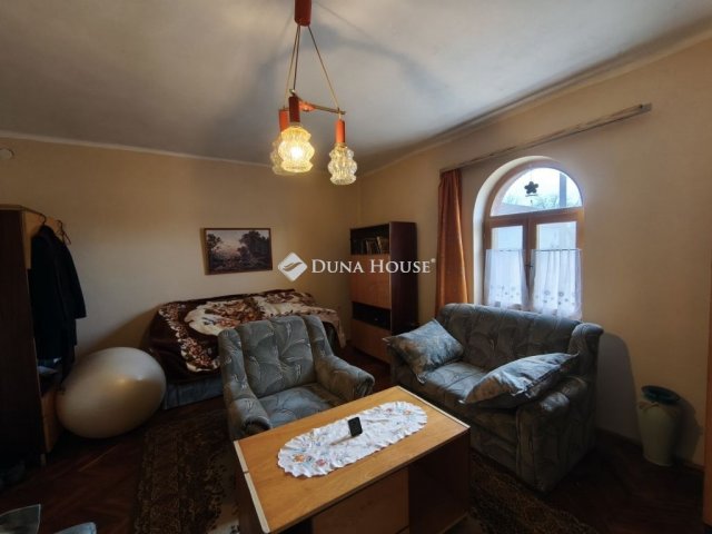 Eladó családi ház, Okányon 12 M Ft, 1+1 szobás