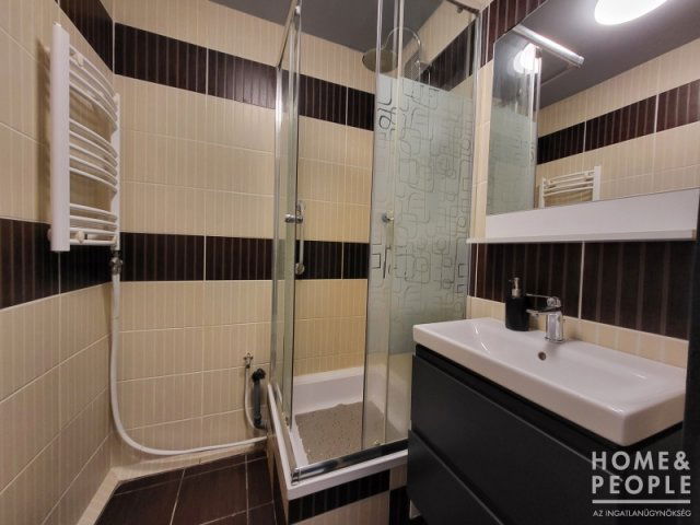 Eladó téglalakás, Szegeden 64.9 M Ft, 2+2 szobás