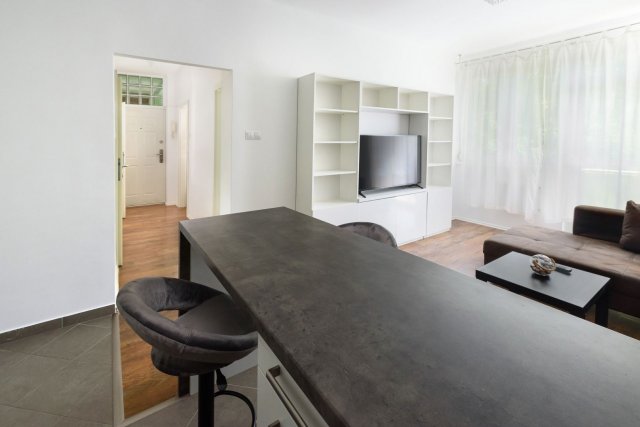 Kiadó panellakás, albérlet, Debrecenben 270 E Ft / hó, 2 szobás