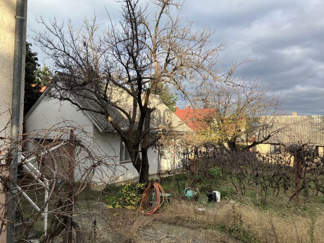 Eladó nyaraló, Balatonföldváron 79.9 M Ft, 4 szobás