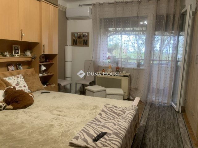 Eladó téglalakás, Szekszárdon 34.9 M Ft, 2 szobás