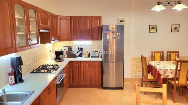 Eladó téglalakás, Budapesten, VI. kerületben 119.9 M Ft