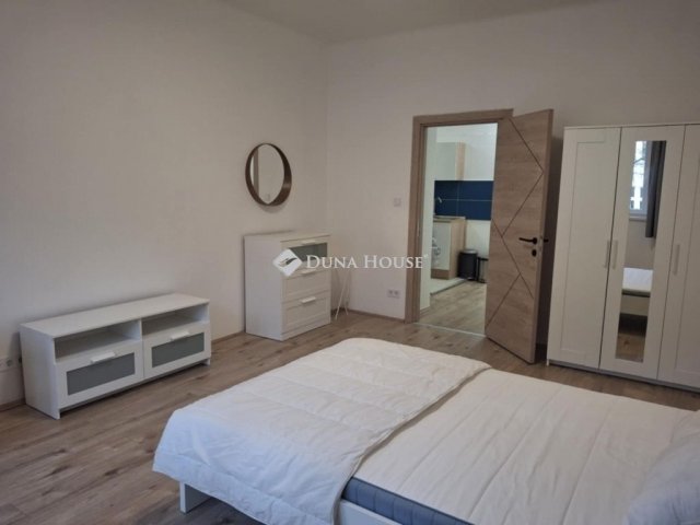 Eladó téglalakás, Budapesten, IX. kerületben 91.9 M Ft, 3 szobás