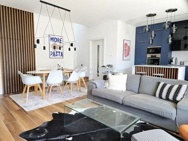 Eladó téglalakás, Pécsett 189.9 M Ft, 4 szobás