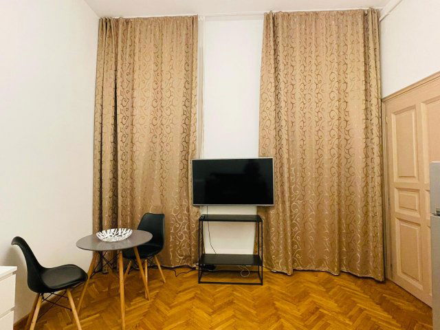 Eladó téglalakás, Budapesten, VII. kerületben, Kertész utcában