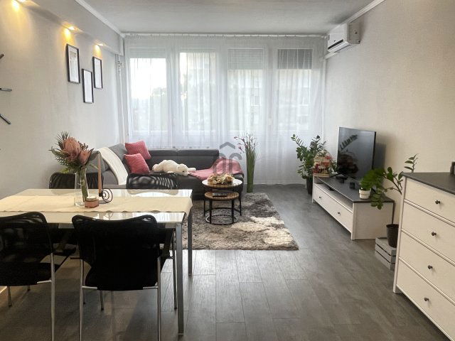 Eladó téglalakás, Vácon 54.5 M Ft, 2 szobás