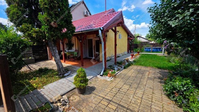 Eladó nyaraló, Mályin 27.9 M Ft, 2 szobás / költözzbe.hu