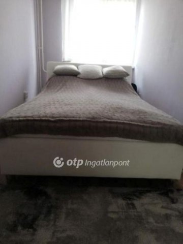 Eladó panellakás, Szigetszentmiklóson 61.9 M Ft, 1+2 szobás