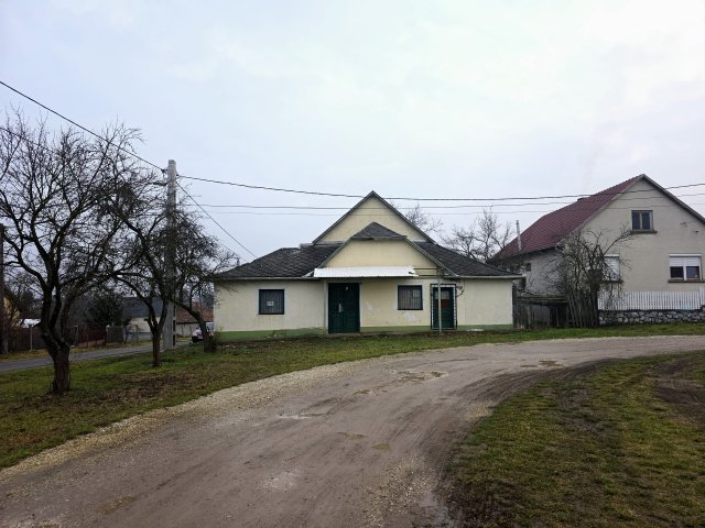 Eladó családi ház, Sajószentpéteren 22.9 M Ft, 2 szobás