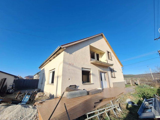 Eladó családi ház, Sásdon 67 M Ft, 4 szobás