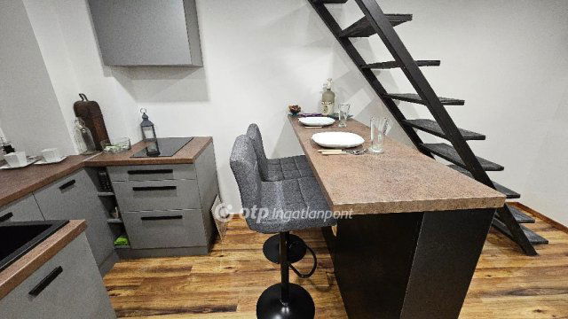 Eladó téglalakás, Budapesten, VII. kerületben 35.8 M Ft