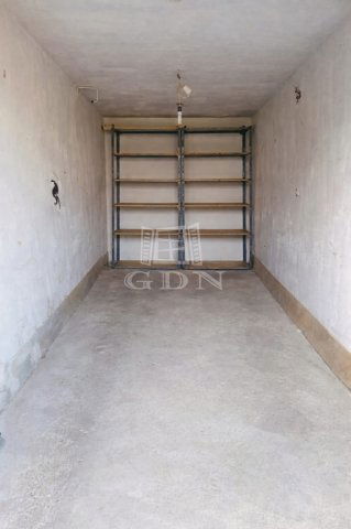 Eladó garázs, Vácon 10 M Ft / költözzbe.hu