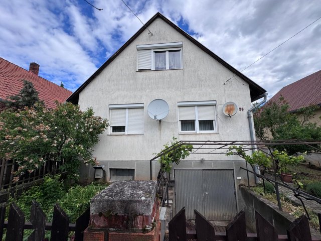 Eladó családi ház, Tapolcán 65.9 M Ft, 5 szobás