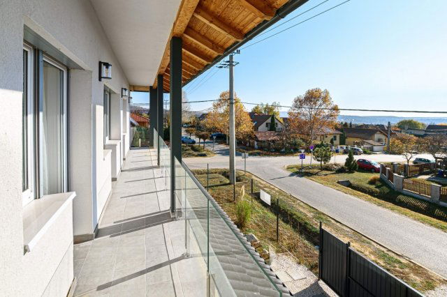 Eladó ikerház, Pécelen 134.9 M Ft, 6 szobás