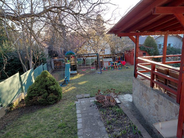 Eladó családi ház, Nagykovácsiban 165 M Ft, 3 szobás