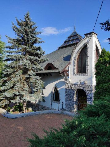 Eladó családi ház, Szarvaskőben 230 M Ft, 5 szobás