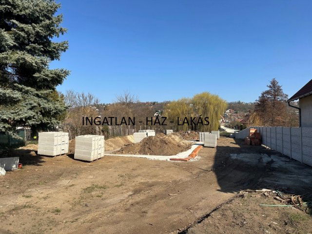 Eladó ikerház, Gödöllőn 99.9 M Ft, 4 szobás