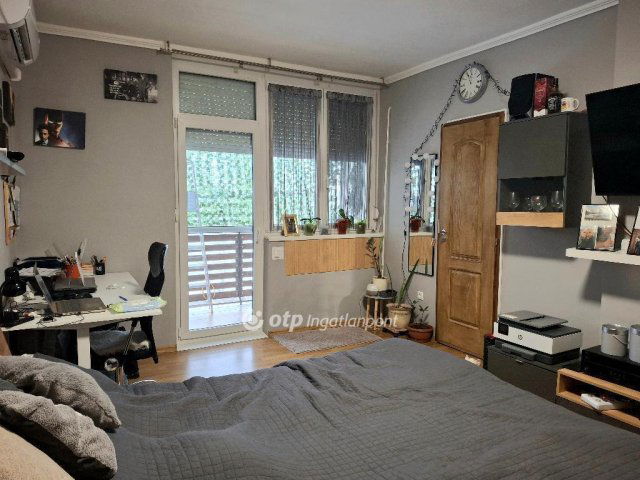 Eladó téglalakás, Békéscsabán 25.99 M Ft, 1 szobás