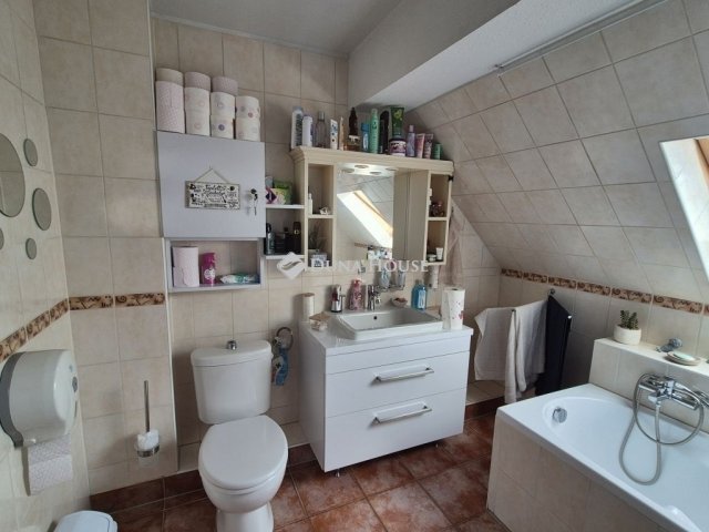 Eladó családi ház, Gödöllőn 129 M Ft, 7 szobás