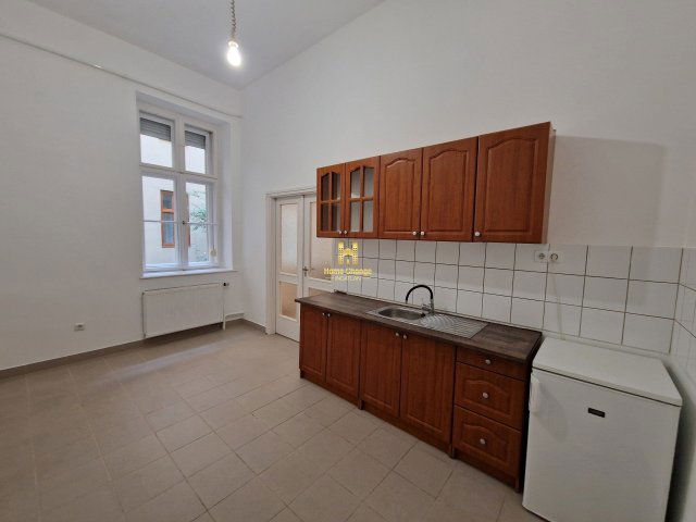Eladó téglalakás, Budapesten, IX. kerületben, Tűzoltó utcában