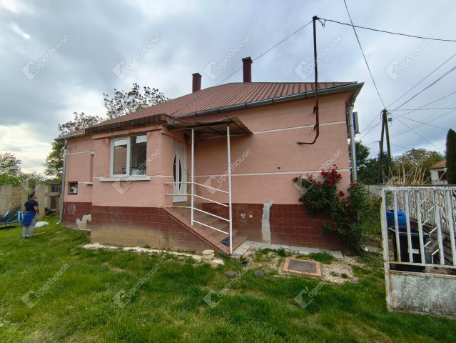 Eladó családi ház, Gersekaráton 35 M Ft, 4 szobás
