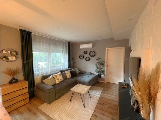 Eladó téglalakás, Győrött 99 M Ft, 3 szobás