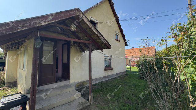 Eladó családi ház, Pándon 34 M Ft, 3 szobás