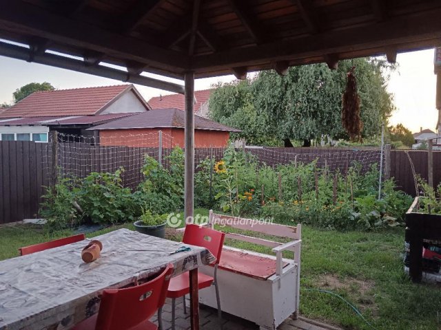 Eladó családi ház, Nyíregyházán 71.9 M Ft, 4 szobás