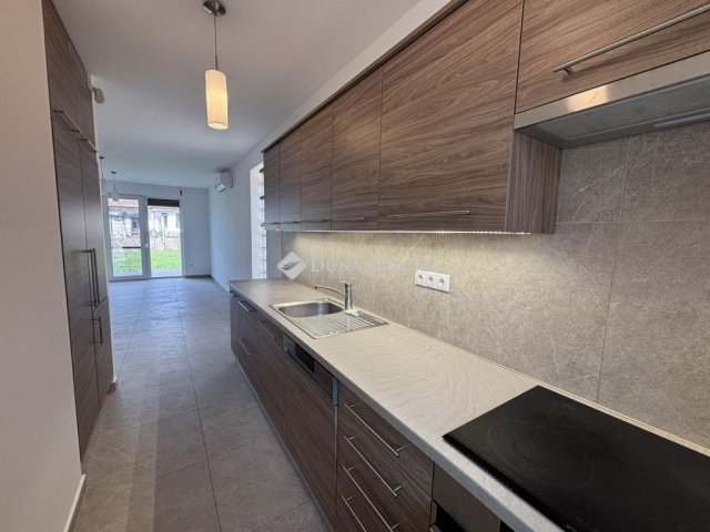 Kiadó ikerház, albérlet, Kecskeméten 490 E Ft / hó, 5 szobás