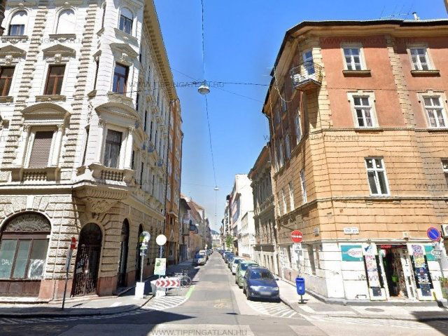 Eladó téglalakás, Budapesten, VI. kerületben, Aradi utcában