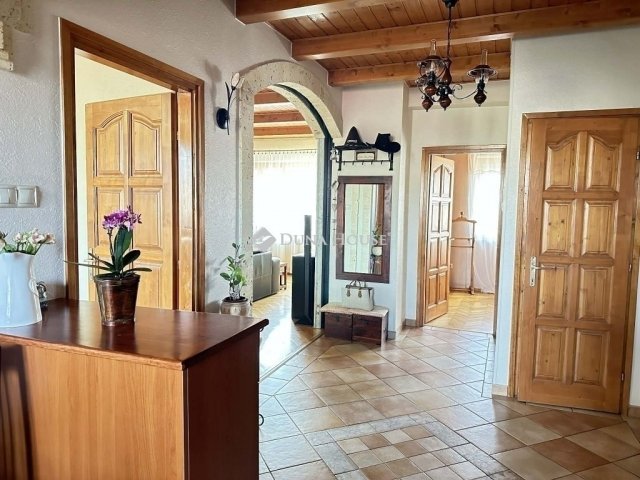 Eladó téglalakás, Kecskeméten 93 M Ft, 3 szobás